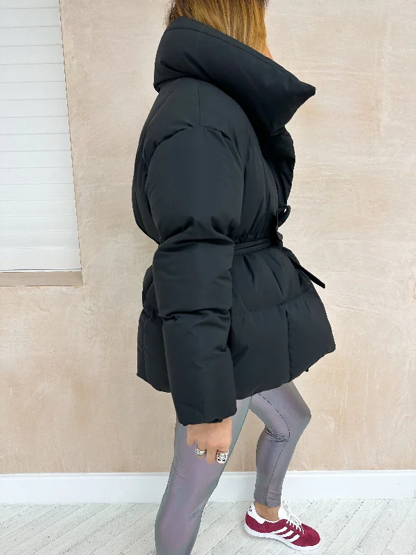 Tie Waist Puffer Coat In Black